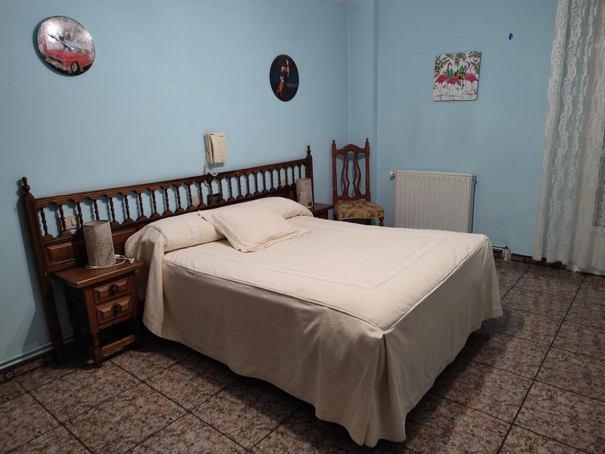 Pension - Restaurante Vilaboa Boveda  Bagian luar foto