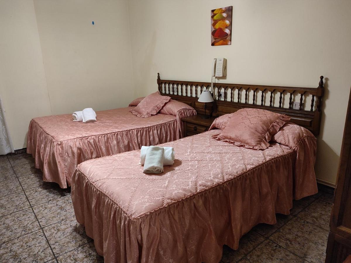 Pension - Restaurante Vilaboa Boveda  Bagian luar foto